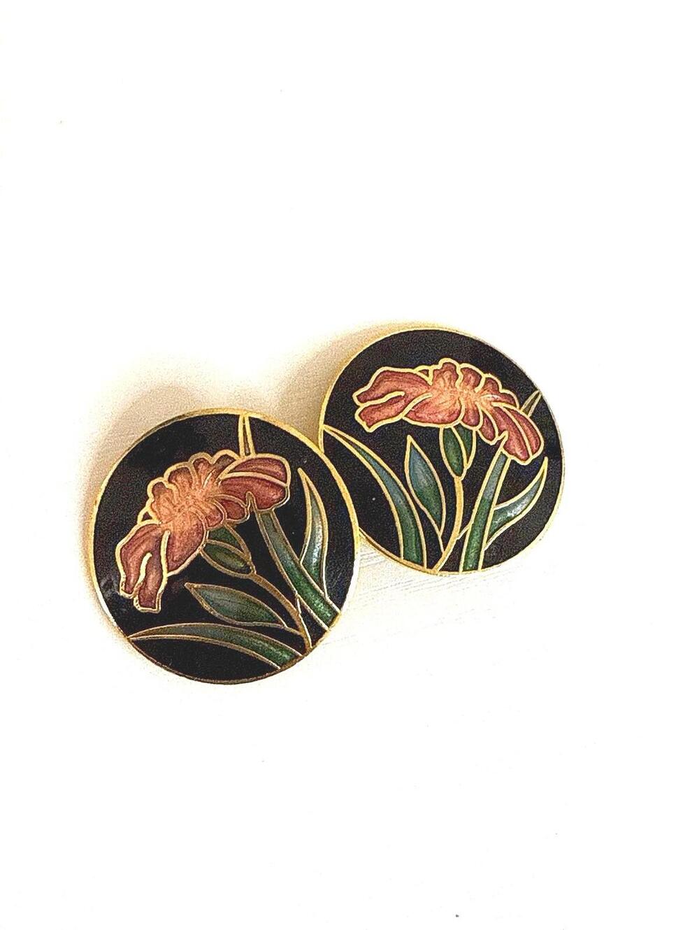 Vintage Lilly Flower Clip-on Enamel Earrings Round Gold Tone Red Lily Flower 1"